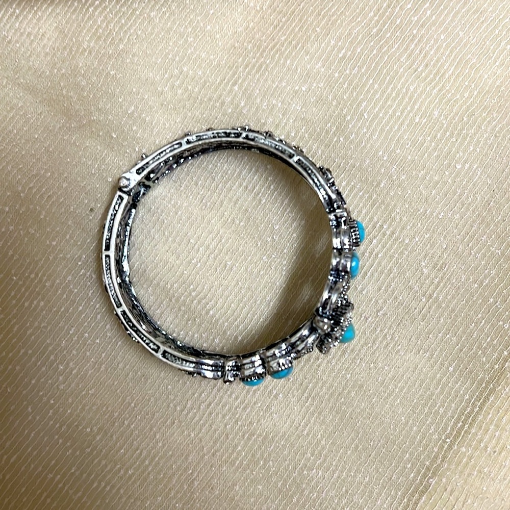 Vintage Turkish Design  sterling silver han bracelet Bangle
Jewelry #23 - Picture 5 of 8